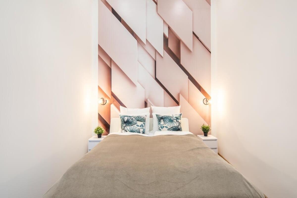 Full Comfort, 4 Bedrooms In The Heart Of The * Budapest