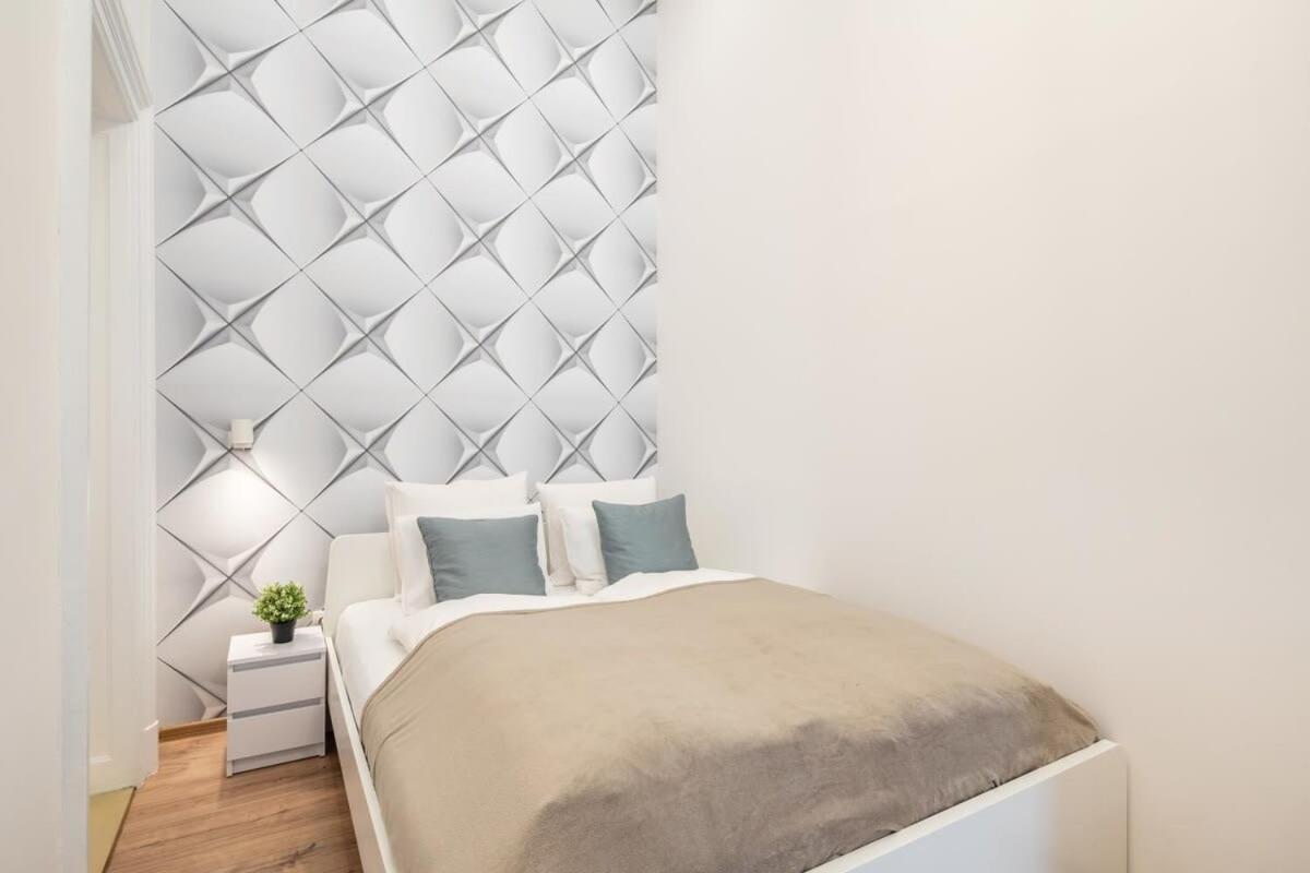 Full Comfort, 4 Bedrooms In The Heart Of The Budapest